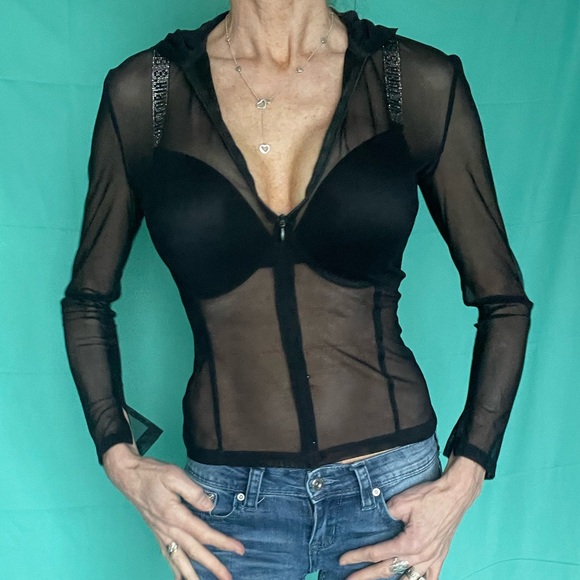 Mark Wong Nark sheer hooded 1/2 zip front top - Picture 15 of 16